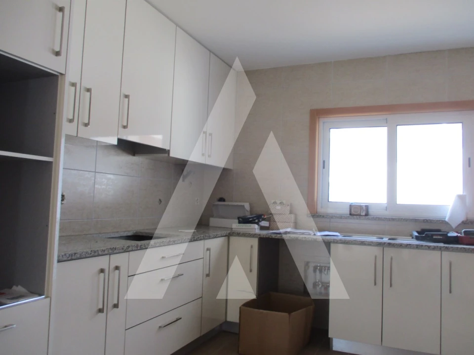 Moradia T4 para Venda em Bustos, Troviscal e Mamarrosa Foto 2