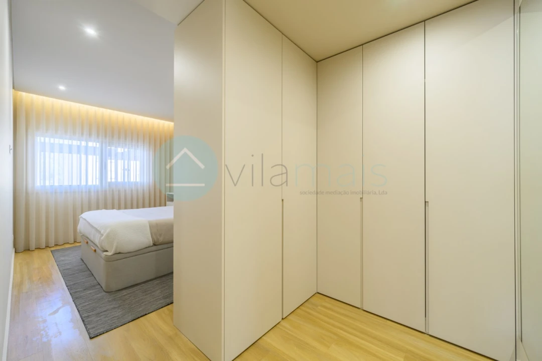 Apartamento T4 para Venda em Ramalde Foto 14