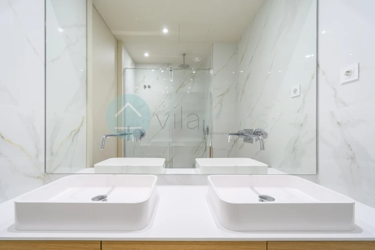 Apartamento T4 para Venda em Ramalde Foto 13