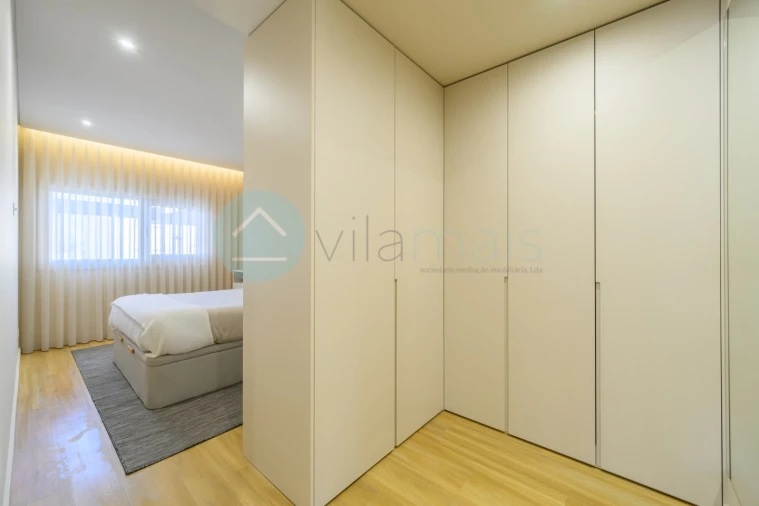 Apartamento T4 para Venda em Ramalde Foto 14