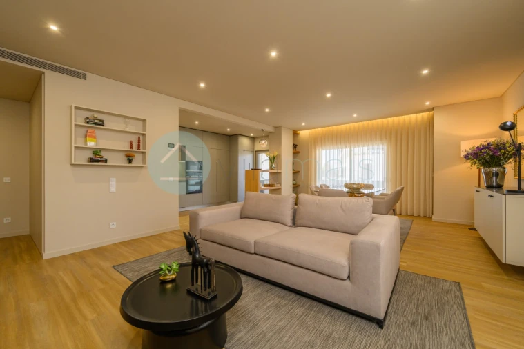 Apartamento T4 para Venda em Ramalde Foto 22