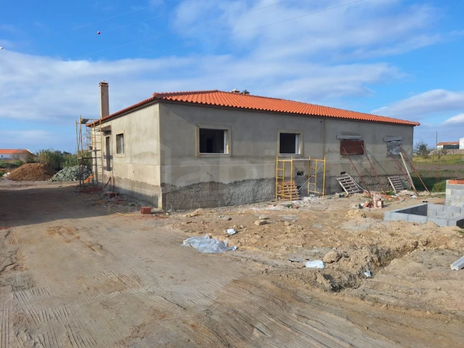 Moradia T3 para Venda em Santo Estêvão Foto 2