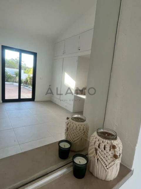 Moradia T3 para Venda em Santa Barbara de Nexe