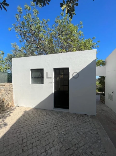 Moradia T3 para Venda em Santa Barbara de Nexe