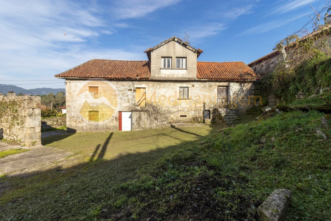Terreno para Venda em Águas Santas e Moure Foto 1