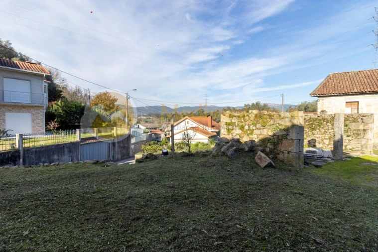 Terreno para Venda em Águas Santas e Moure Foto 2