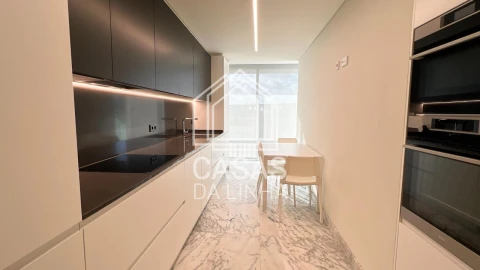 Apartamento T3 para Venda em Campolide