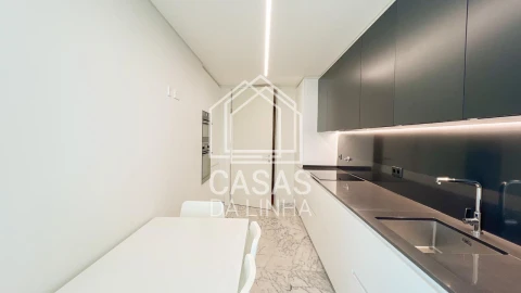 Apartamento T3 para Venda em Campolide