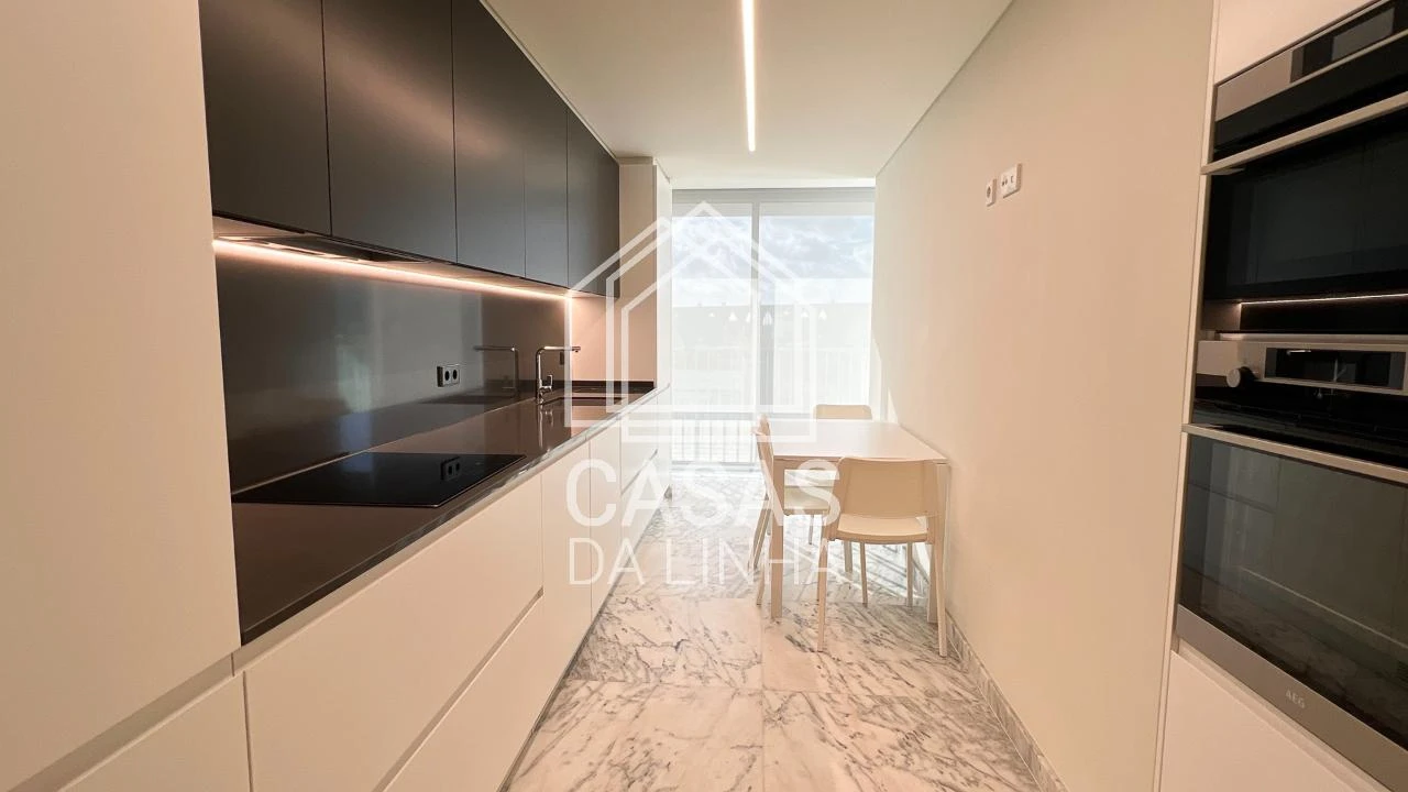 Apartamento T3 para Venda em Campolide Foto 13