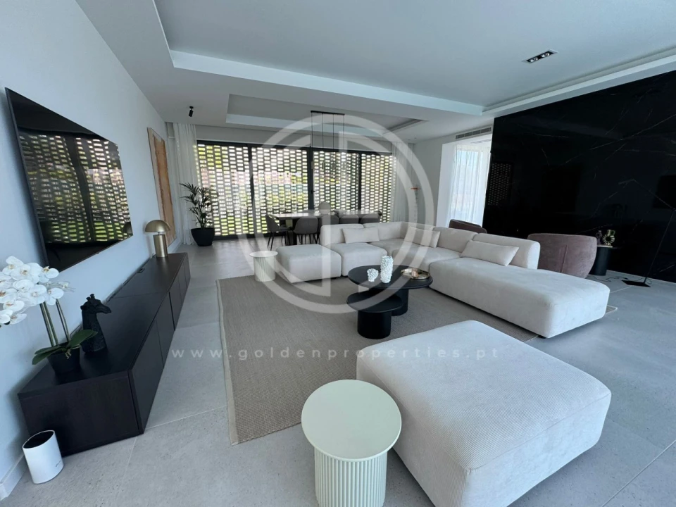 Moradia T5 para Venda em Albufeira e Olhos de Água Foto 4