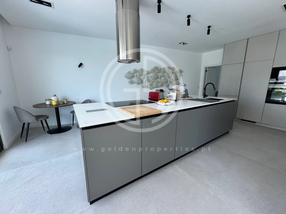 Moradia T5 para Venda em Albufeira e Olhos de Água Foto 13