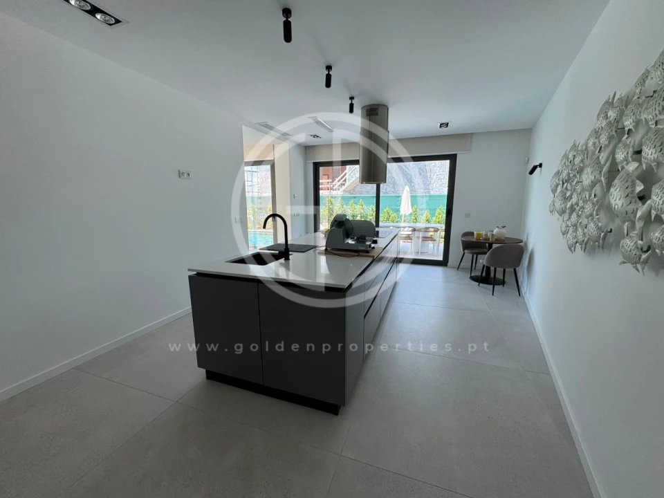 Moradia T5 para Venda em Albufeira e Olhos de Água Foto 14