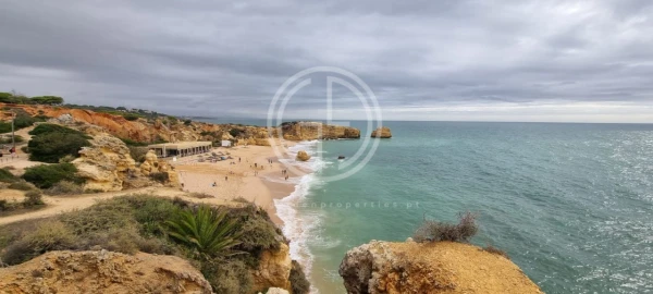 Moradia T5 para Venda em Albufeira e Olhos de Água