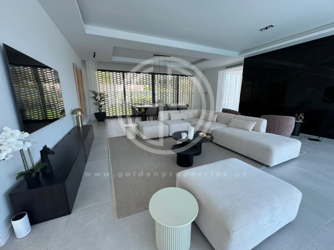 Moradia T5 para Venda em Albufeira e Olhos de Água Foto 4