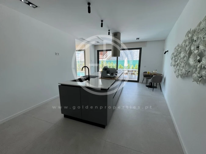 Moradia T5 para Venda em Albufeira e Olhos de Água Foto 14