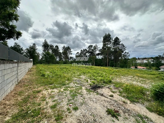 Terreno para Venda em Vila Verde e Barbudo Foto 1