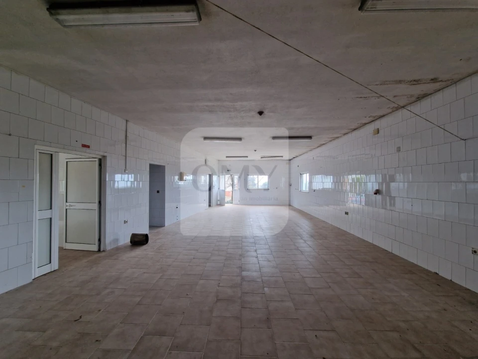 Loja para Venda em Sanfins do Douro Foto 1