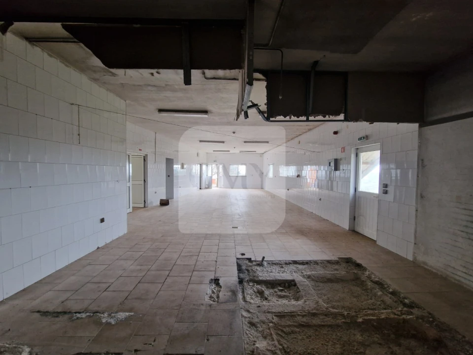 Loja para Venda em Sanfins do Douro Foto 2