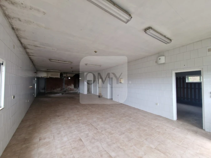 Loja para Venda em Sanfins do Douro Foto 3