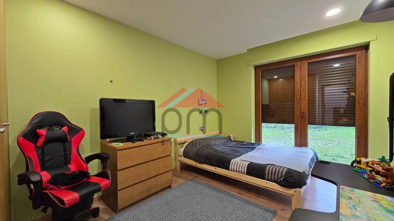 Moradia T4 para Venda em Mazedo e Cortes Foto 4