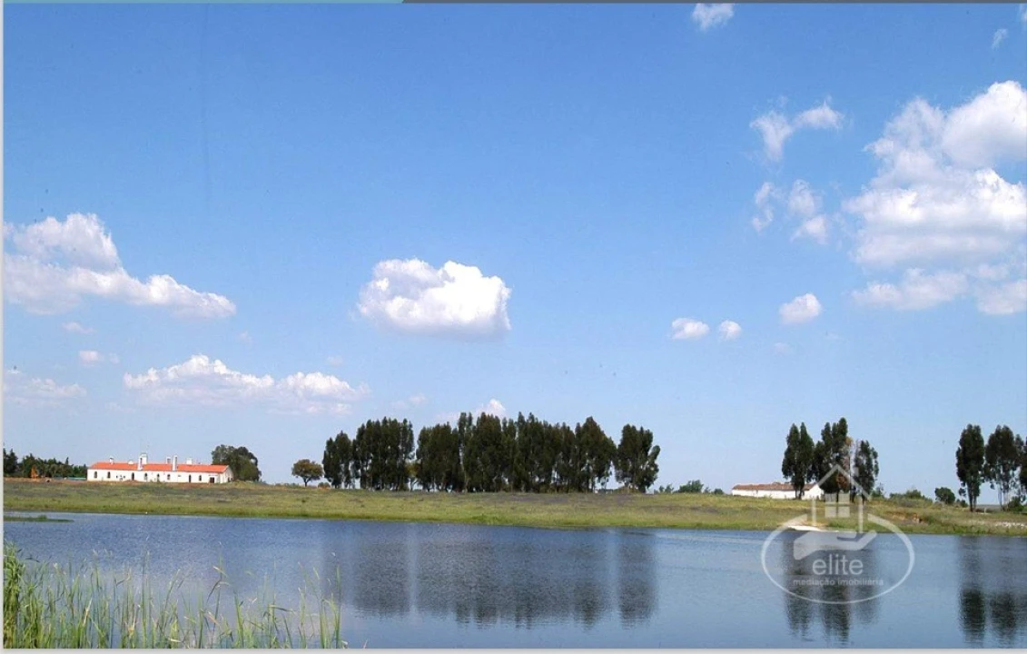 Quinta T8 para Venda em Nossa Senhora da Tourega e Nossa Senhora de Guadalupe Foto 1