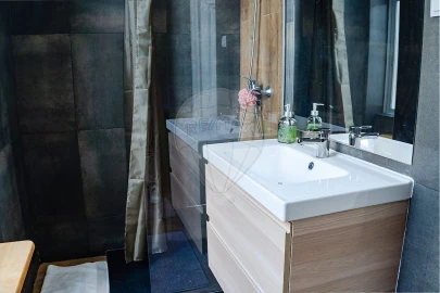 Apartamento T4 para Arrendamento em São Vicente