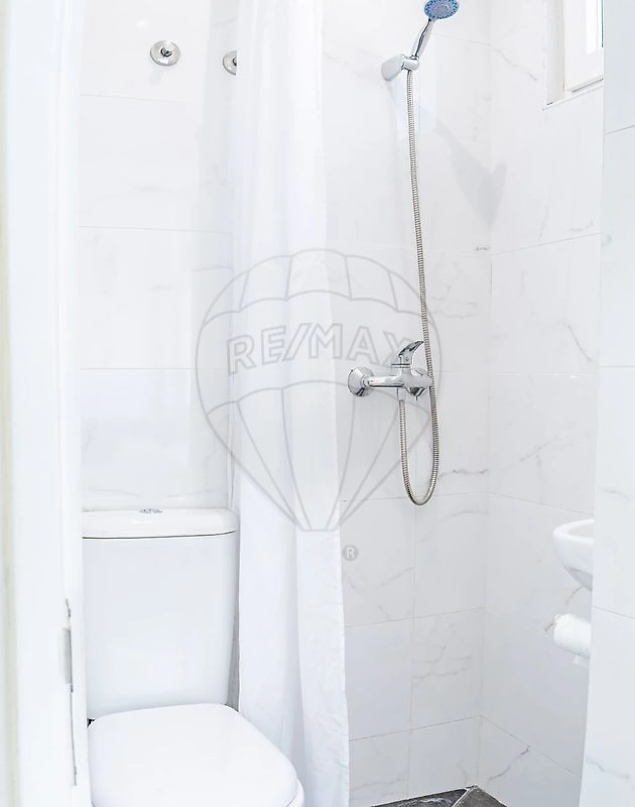 Apartamento T4 para Arrendamento em São Vicente Foto 8