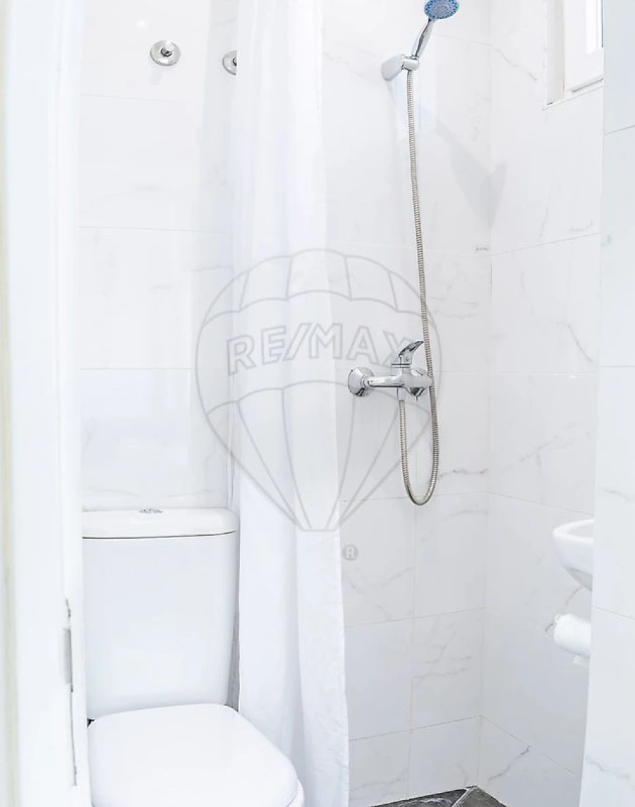 Apartamento T4 para Arrendamento em São Vicente Foto 8