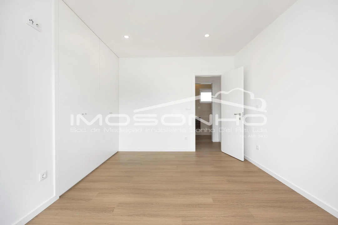 Moradia T4 para Venda em Marinha Grande Foto 10