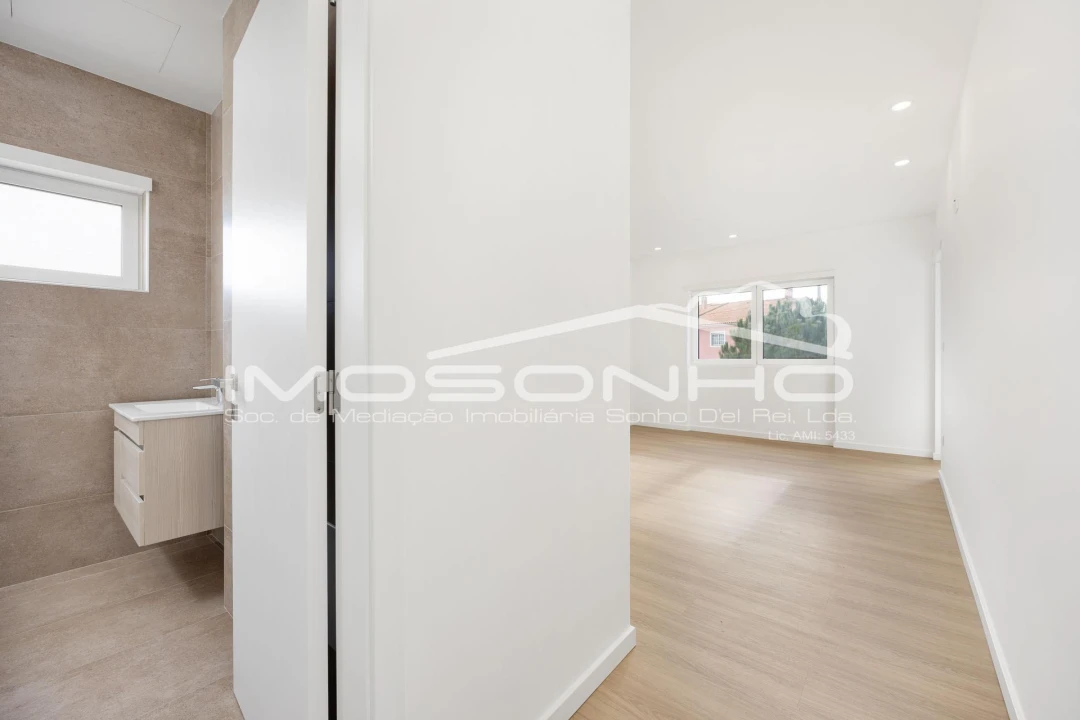 Moradia T4 para Venda em Marinha Grande Foto 11