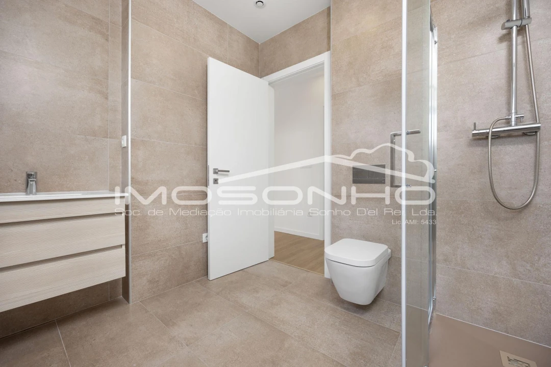 Moradia T4 para Venda em Marinha Grande Foto 14