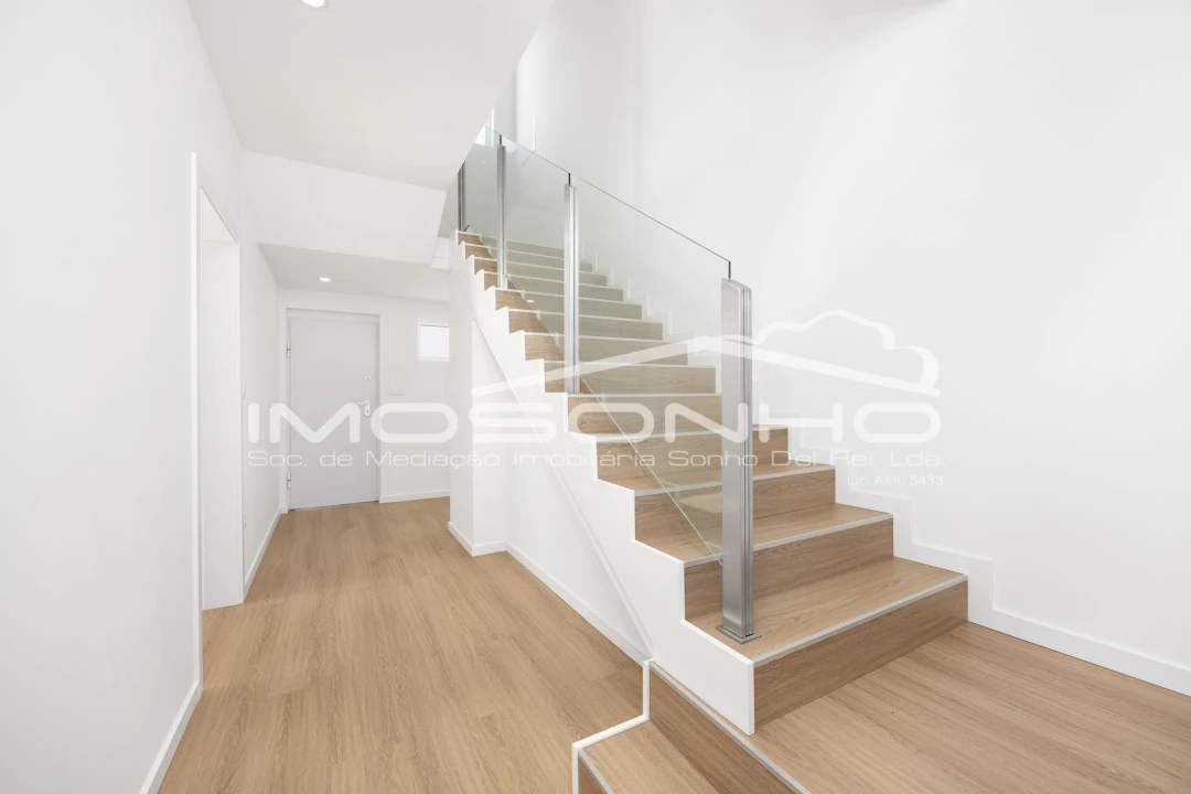 Moradia T4 para Venda em Marinha Grande Foto 18