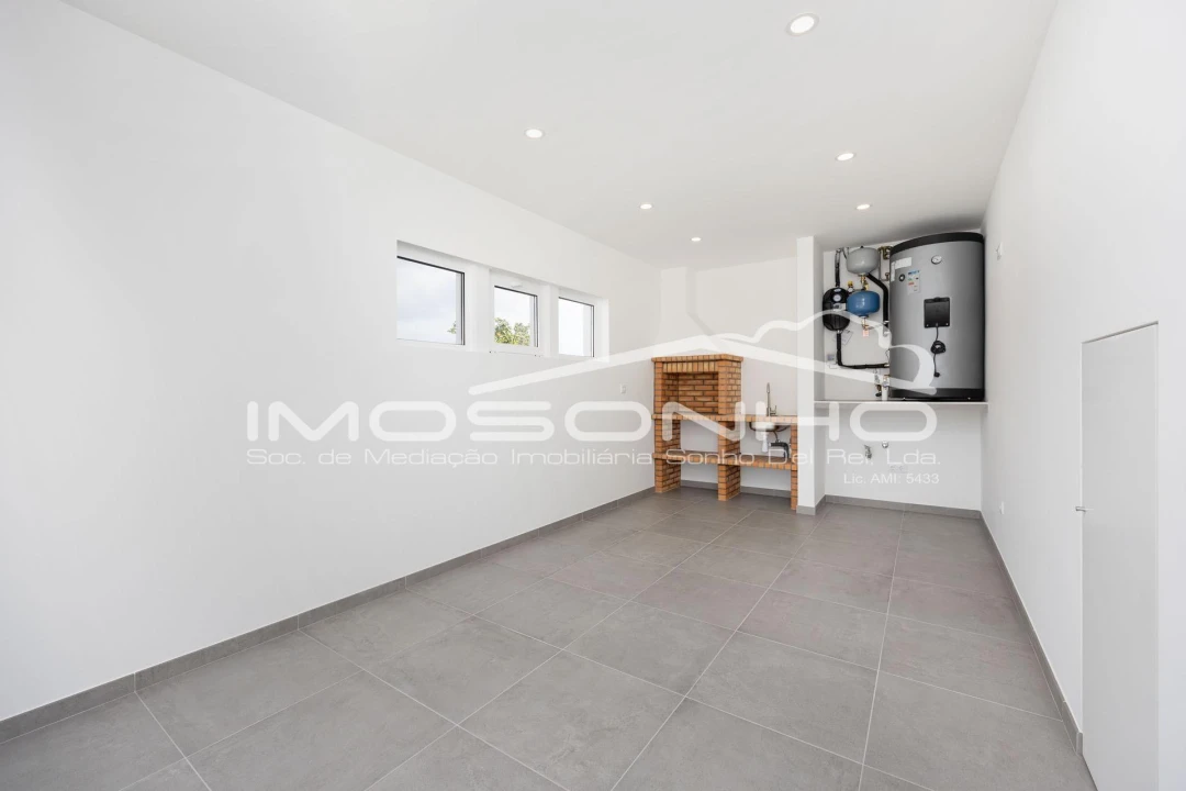 Moradia T4 para Venda em Marinha Grande Foto 19