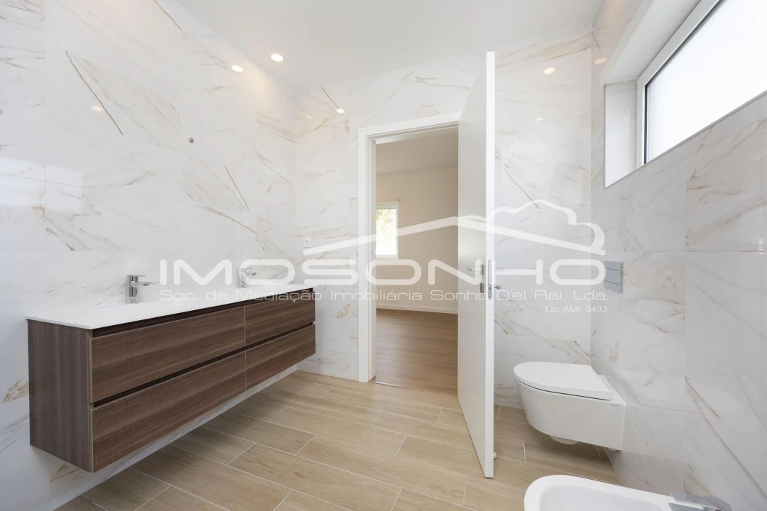 Moradia T4 para Venda em Marinha Grande Foto 26