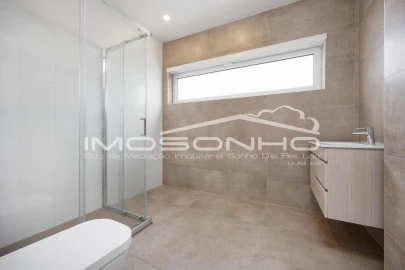 Moradia T4 para Venda em Marinha Grande