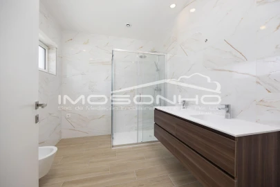 Moradia T4 para Venda em Marinha Grande