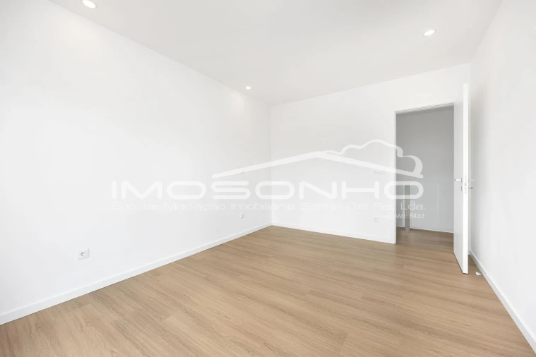 Moradia T4 para Venda em Marinha Grande Foto 8