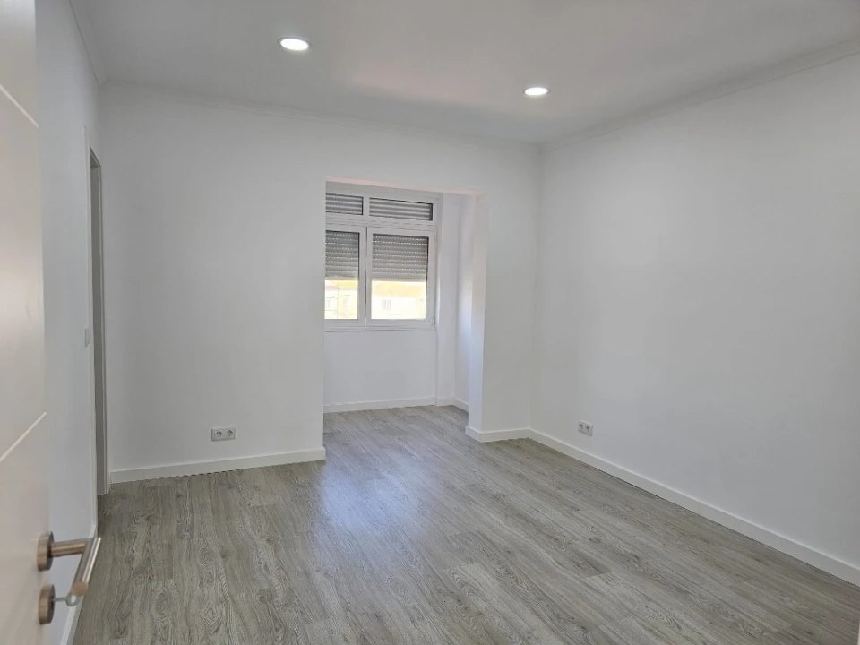 Apartamento T3 para Venda em Almada, Cova da Piedade, Pragal e Cacilhas Foto 21