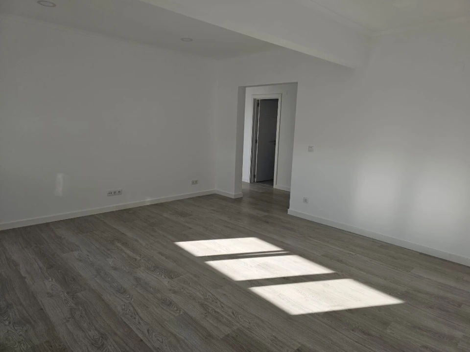 Apartamento T3 para Venda em Almada, Cova da Piedade, Pragal e Cacilhas Foto 8
