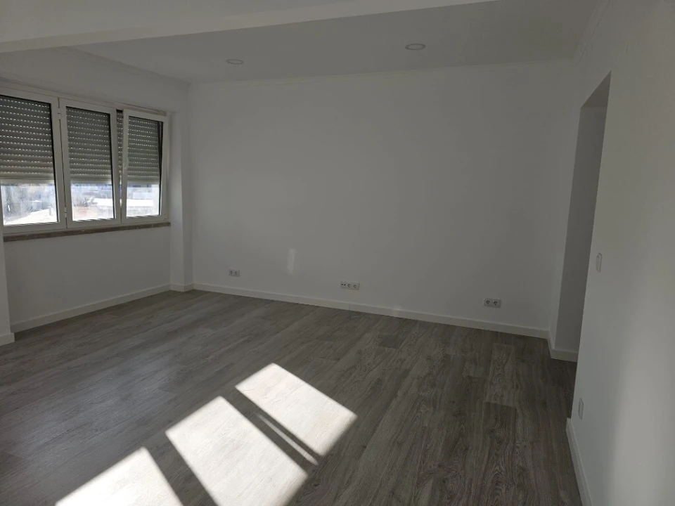 Apartamento T3 para Venda em Almada, Cova da Piedade, Pragal e Cacilhas Foto 6