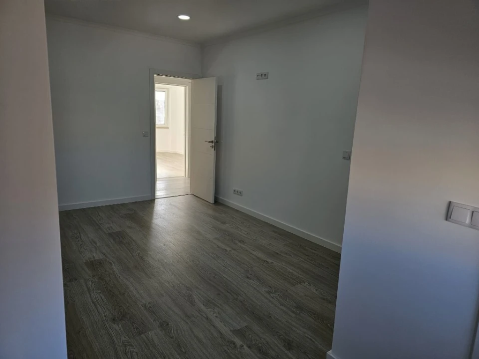 Apartamento T3 para Venda em Almada, Cova da Piedade, Pragal e Cacilhas Foto 17
