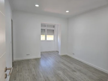 Apartamento T3 para Venda em Almada, Cova da Piedade, Pragal e Cacilhas