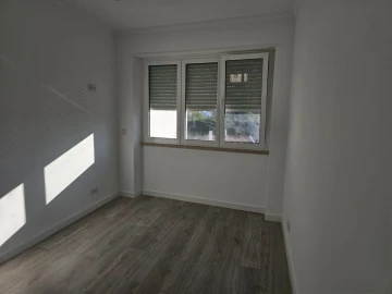 Apartamento T3 para Venda em Almada, Cova da Piedade, Pragal e Cacilhas