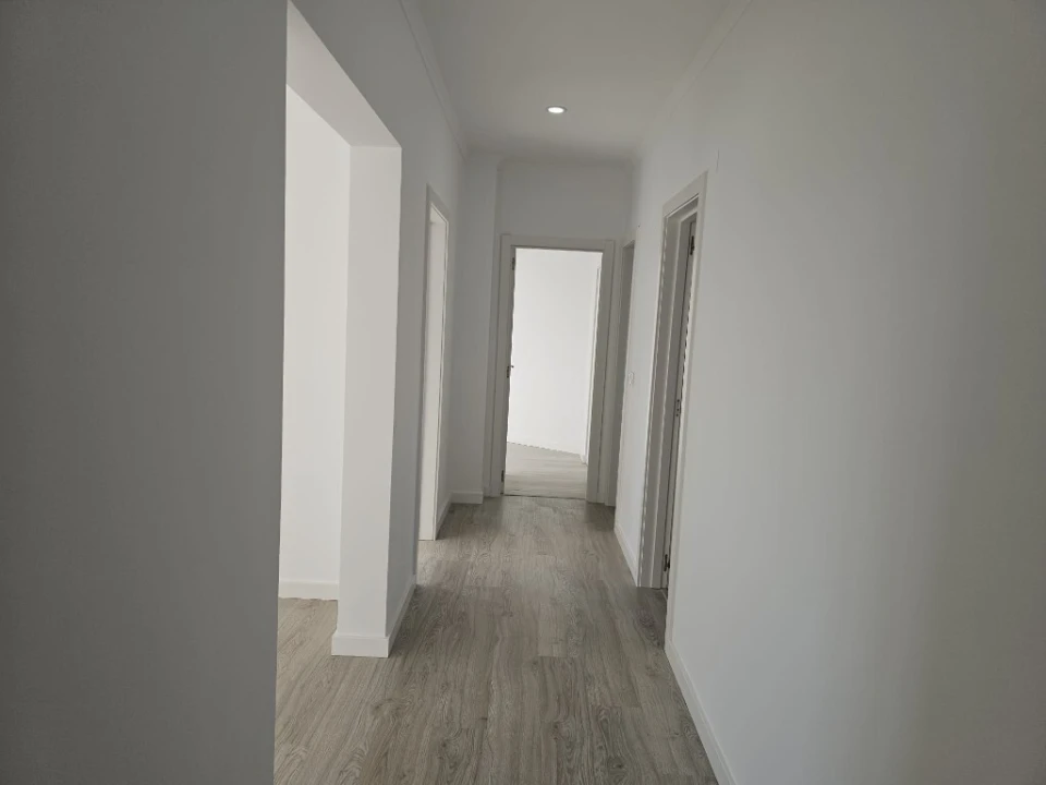 Apartamento T3 para Venda em Almada, Cova da Piedade, Pragal e Cacilhas Foto 26