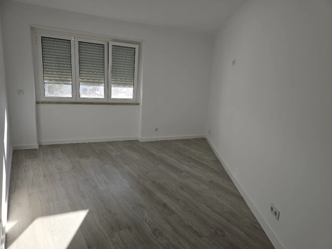 Apartamento T3 para Venda em Almada, Cova da Piedade, Pragal e Cacilhas Foto 12