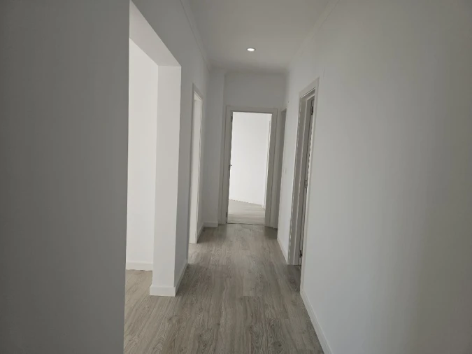Apartamento T3 para Venda em Almada, Cova da Piedade, Pragal e Cacilhas Foto 26