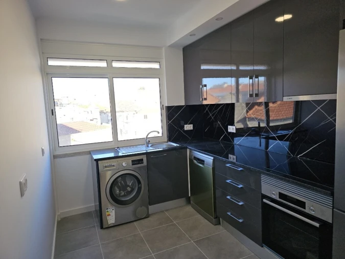 Apartamento T3 para Venda em Almada, Cova da Piedade, Pragal e Cacilhas Foto 35