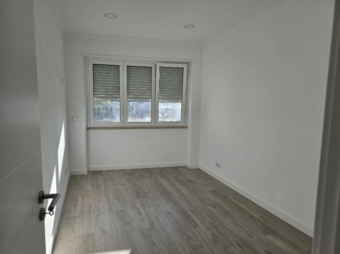 Apartamento T3 para Venda em Almada, Cova da Piedade, Pragal e Cacilhas Foto 13