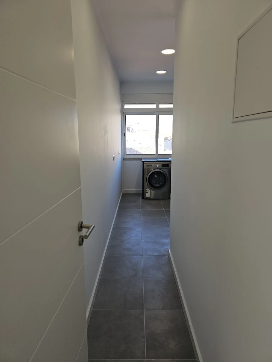 Apartamento T3 para Venda em Almada, Cova da Piedade, Pragal e Cacilhas Foto 30