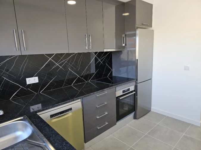 Apartamento T3 para Venda em Almada, Cova da Piedade, Pragal e Cacilhas Foto 36